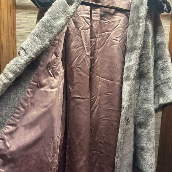 Vintage faux fur coat - Picture 5 of 13